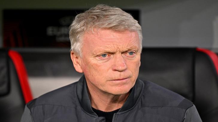 David Moyes watches Everton on from the dugout